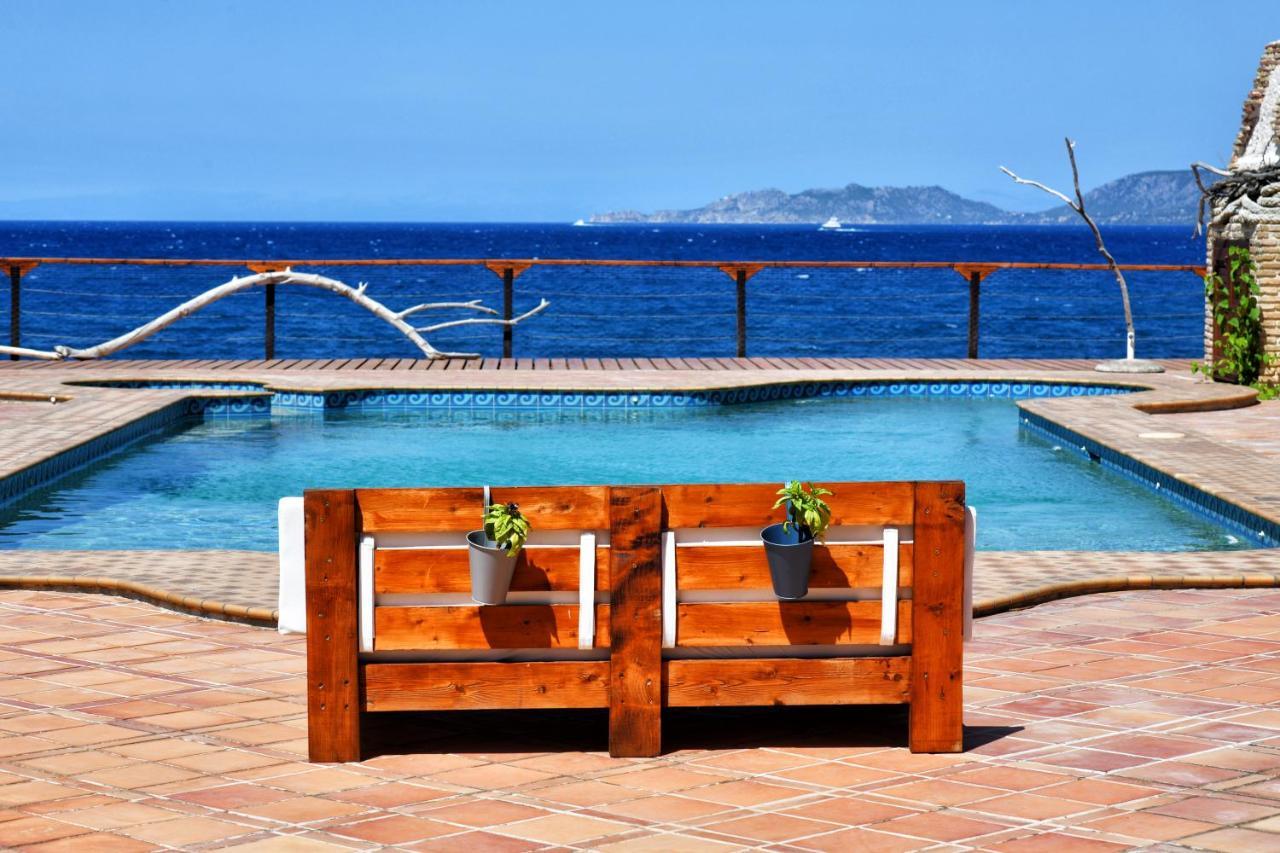 Luxurious Villa By The Sea Posidhonía Exterior foto